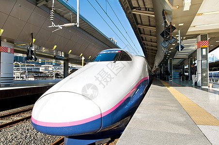 东京站Shinkansen游客平台乘客干线速度铁路机车技术旅游运输图片
