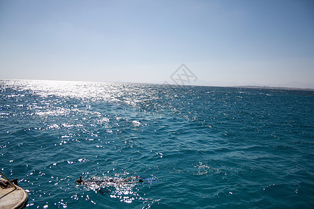 蓝蓝色水天气冲浪晴天环境蓝色地平线天堂海岸海浪空气图片