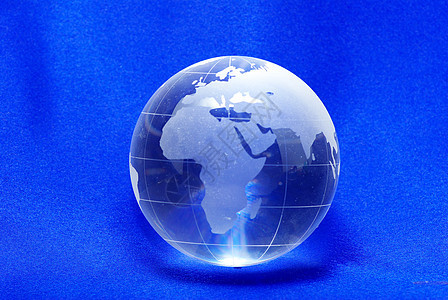 世界全球海洋国家地球白色阴影玻璃水晶反光球形图片
