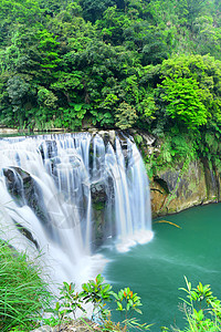 台湾的瀑布溪流石头河道喷口绿色旅行墙纸旅游岩石喷泉背景图片