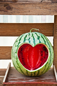雕刻的西瓜小吃宏观饮食圆圈生产食物皮肤水果美食植物图片