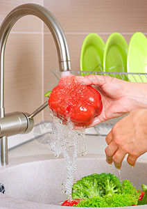 新鲜蔬菜 洗涤 健康食品 厨房图片