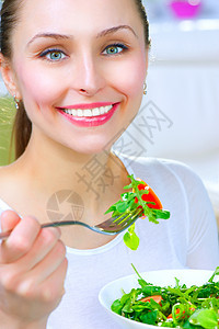 健康 健康 吃蔬菜沙拉的年轻女性 体重损失女孩重量早餐微笑食物甜点营养午餐饮食边界图片