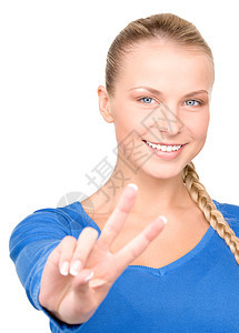 胜利商务青少年手指微笑女孩金发女郎成功成就手势人士图片