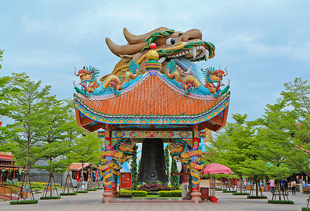 贝弗里龙阳光宝塔绿化园林公园新年寺庙房子雕塑植物图片