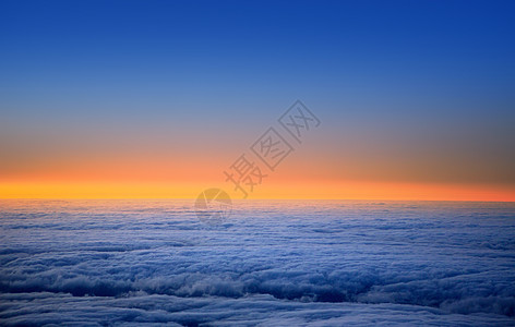 卡尔德拉·塔布里恩特的海云中拉帕尔马日落图片