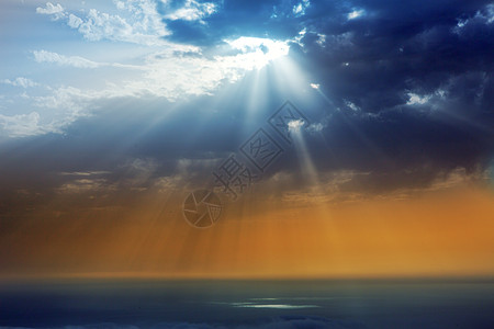 拉帕尔马岛云层雾海上天空日落天堂天气蓝色阳光假期太阳岛屿天篷首脑地平线图片
