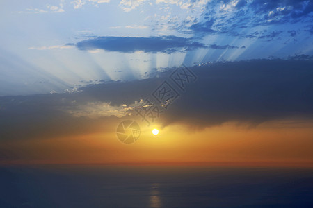 天空在云层的雾海上日落气氛阳光戏剧性天堂假期岛屿空气高度蓝色臭氧图片