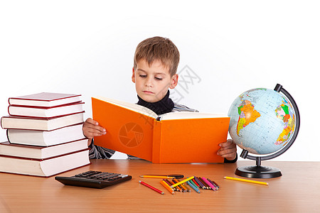 帅哥在看书教科书地球班级学习铅笔教育知识学生小学生瞳孔图片