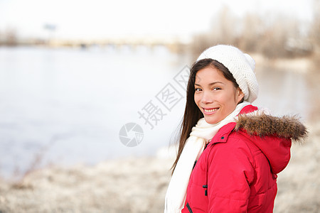 冬妇女在外面画像图片