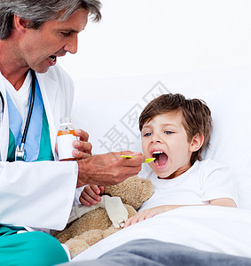 儿童服咳嗽药医院勺子药品孩子医生疾病糖浆护士处方果汁图片