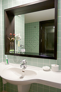 内部设计房子设计师卫生间家具风格毛巾窗户房间肥皂住宅图片