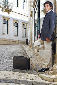 欧洲商业商 员男性商业商务男人街道鹅卵石套装城市管理人员姿势图片