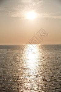 美丽的海景日落 夏天的日出海岸线风景地平线墙纸海岸反射假期海滩天气海浪图片