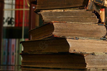 表格上的书本图书馆数据法律学校智慧学习训练架子桌子木头图片