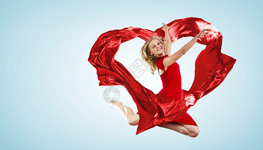 跳舞的年轻女士 用飞织物蓝色裙子女孩芭蕾舞舞蹈家魅力流动舞蹈赤脚成人图片