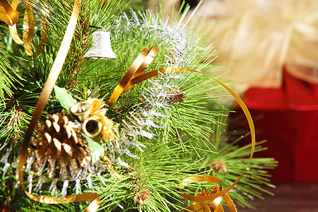 圣诞节装饰松树插图树枝装饰品玻璃季节丝带金子假期盒子图片