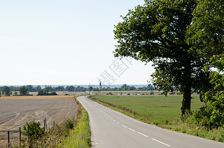 瑞典乡村情结夏末的公路背景