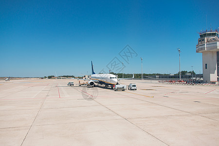 机场飞机车辆运输飞机场喷射地面地标工人梯子服务飞行图片