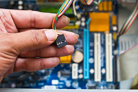 维修实验室计算机硬件的技术技术技工检查服务芯片电路工作电气电脑探针晶体管电阻器图片