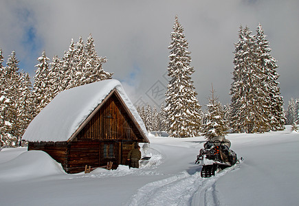 冬天的小小屋图片