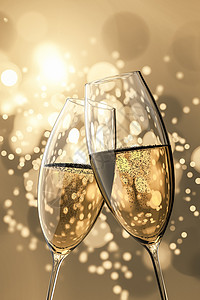 2杯香槟杯周年气泡高脚杯饮料胜利派对庆典背景液体干杯图片