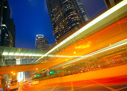 城市夜间交通运输旅行景观建筑场景线条办公室市中心运动辉光图片