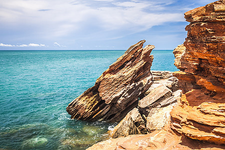 澳大利亚布罗ome沙漠阴影海滩石头泡沫旅游蓝色海洋海浪环境图片