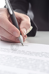 商家签署一份合同文书签名经理写作结论人士商业法律商务合伙图片