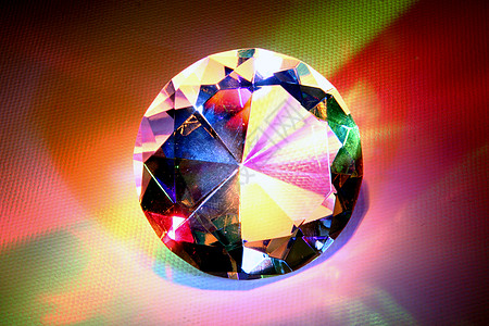 有彩彩色钻石的钻石图片