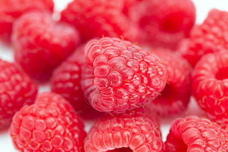 草莓背景宏观摄影红色营养水果生活绿色工作室小路产品图片