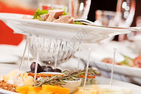 圣诞节晚会宴会环境午餐银器玻璃餐具桌布婚姻餐巾庆典图片
