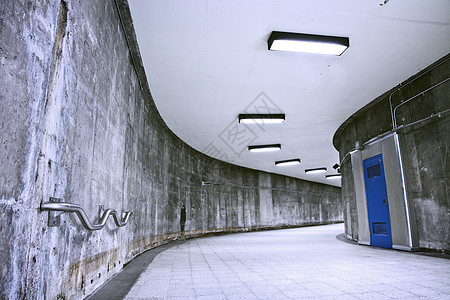 地下难看的东西地铁走廊-没有人图片