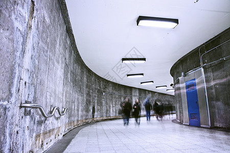地下Grunge地铁走廊     高峰时间图片
