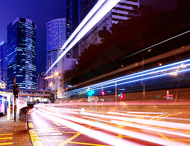 交通公路上的城市灯光小径街道天际辉光运动场景蓝色车辆汽车驾驶景观图片