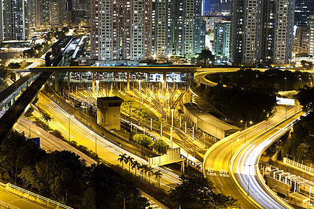 香港的交通在晚上下降图片