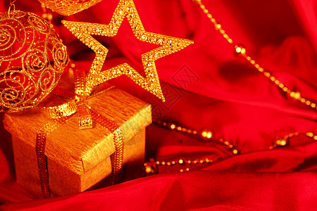 金色圣诞节装饰和礼品装饰品展示新年团体金子假期背景派对盒子风格图片