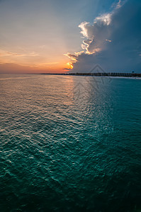 霍卡卢萨码头和海滩景象场景海岸日落钓鱼生活天空蓝色图片