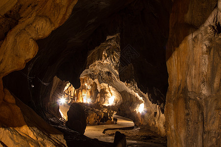 洞穴地标石笋石灰石岩石旅游游客旅行石头图片