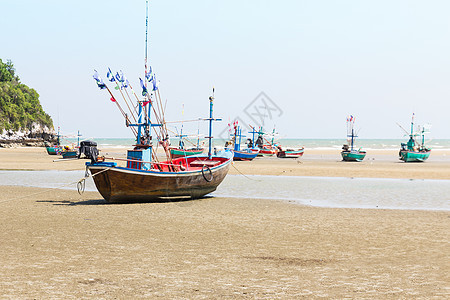 渔船海岸海浪食物血管反射港口地平线蓝色钓鱼渔夫图片