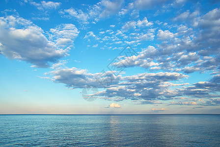 美丽的美景和海面的日出假期季节海景环境场景风景阳光海洋天气热带图片