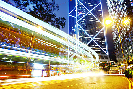 香港晚上的交通交通路线城市运动场景驾驶公共汽车商业蓝色办公室路口沥青图片