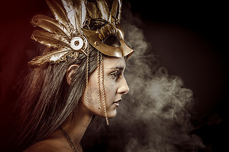 皇后仙女 年轻有金面罩的古代女神图片