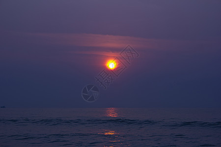 海滩11号的太阳升起图片