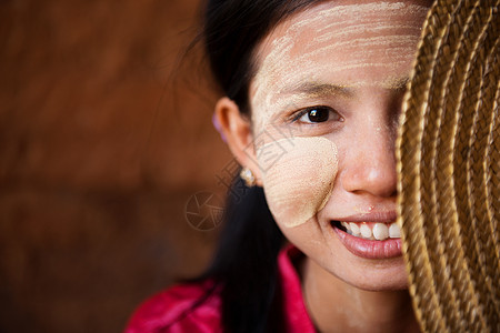 缅甸女孩旅行多样性文化部落化妆品微笑帽子村庄女士乡村图片