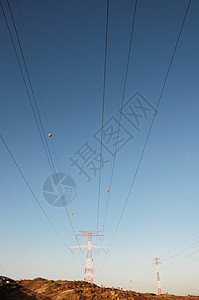 电极发电机电压电缆活力传播技术蓝色工程危险天空图片
