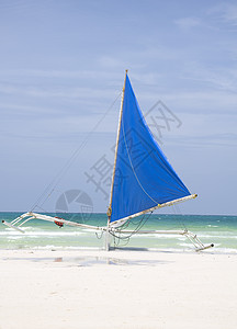 菲律宾Boracay海滩上的帆船图片