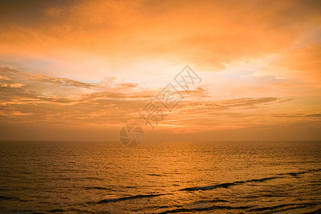 清静的日落与海景图片