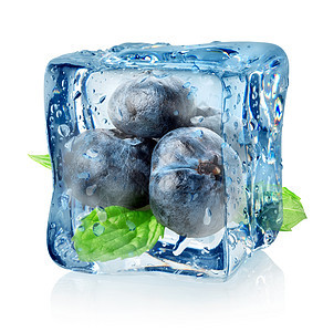 冰立方体和蓝莓图片