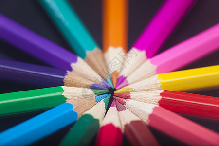 彩色铅笔艺术家蜡笔绘画木头创造力写作学校补给品工艺调色板图片